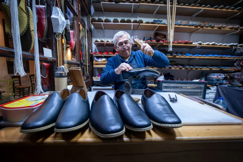 What the Hands Already Know: The Tactile Intelligence Behind British Shoemaking Mastery